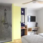 Nueva Real בית הארחה *